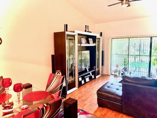 POND APPLE PLACE IV-B CON - Residential