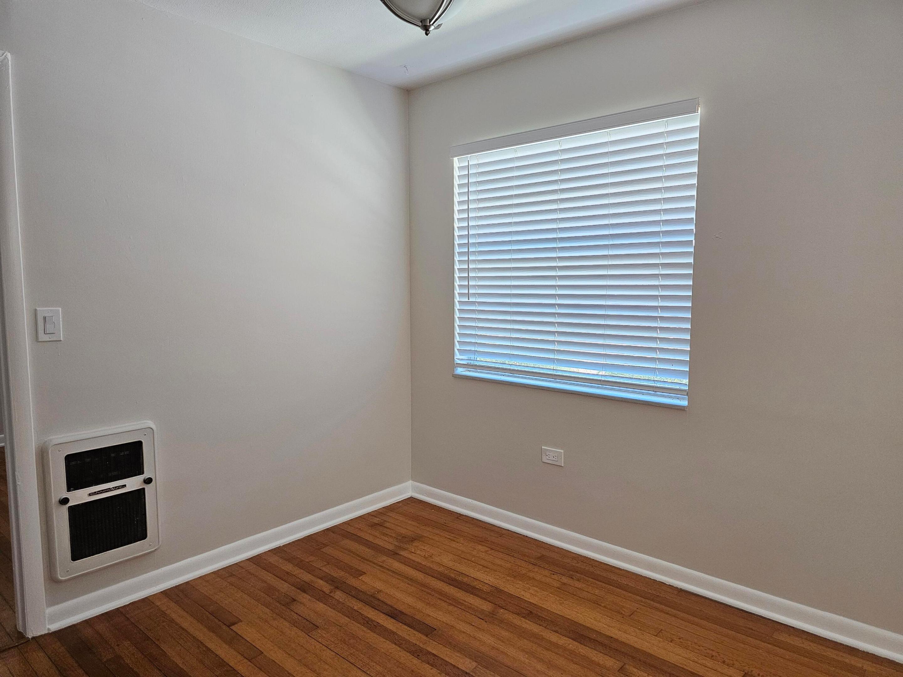 LAKE WORTH TOWN OF - Residential Income