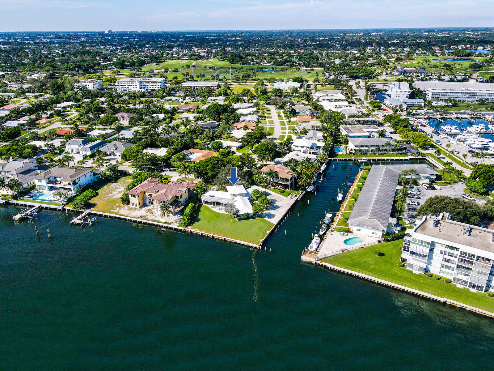 YACHT CLUB - Residential