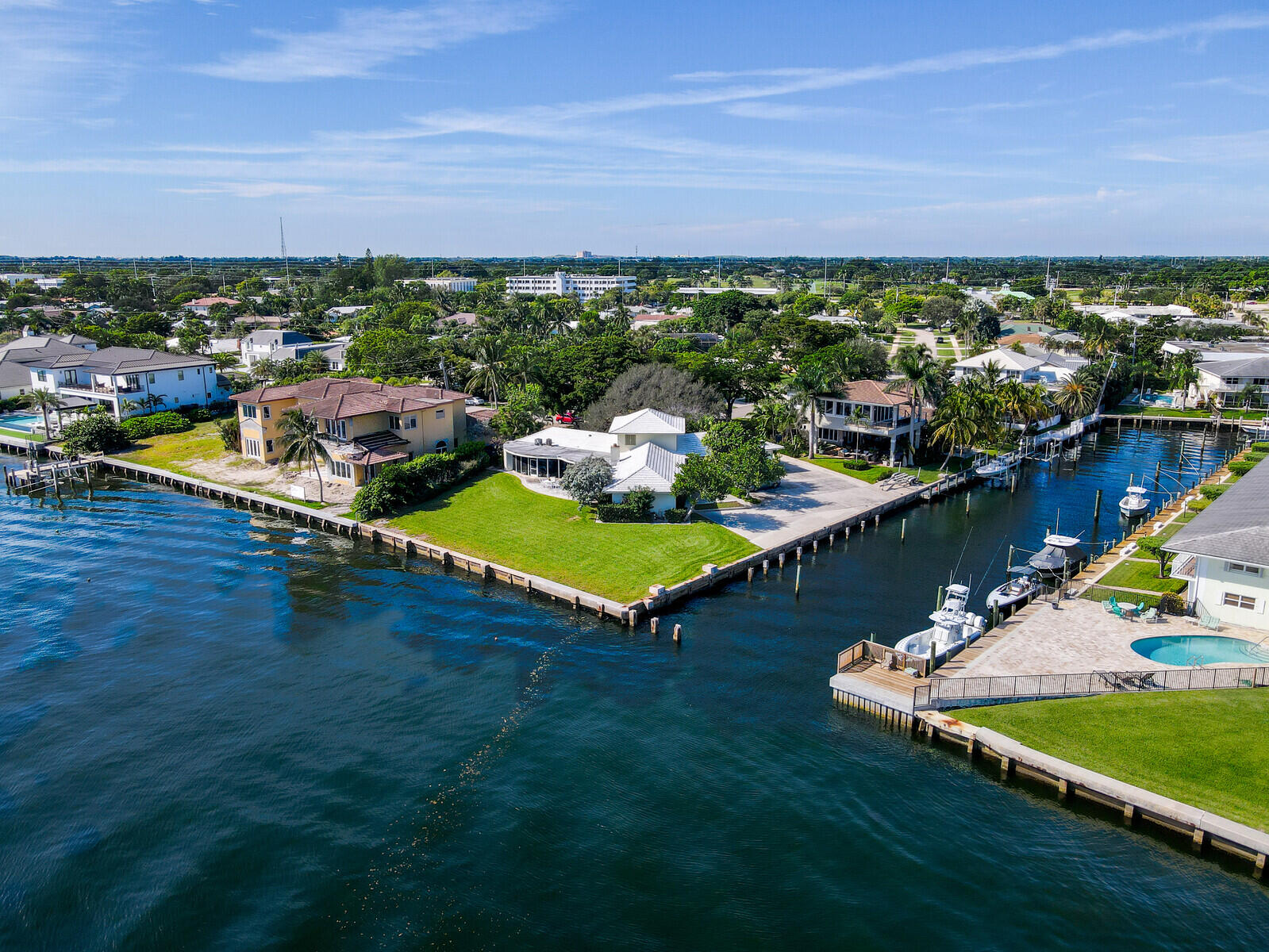 YACHT CLUB - Residential