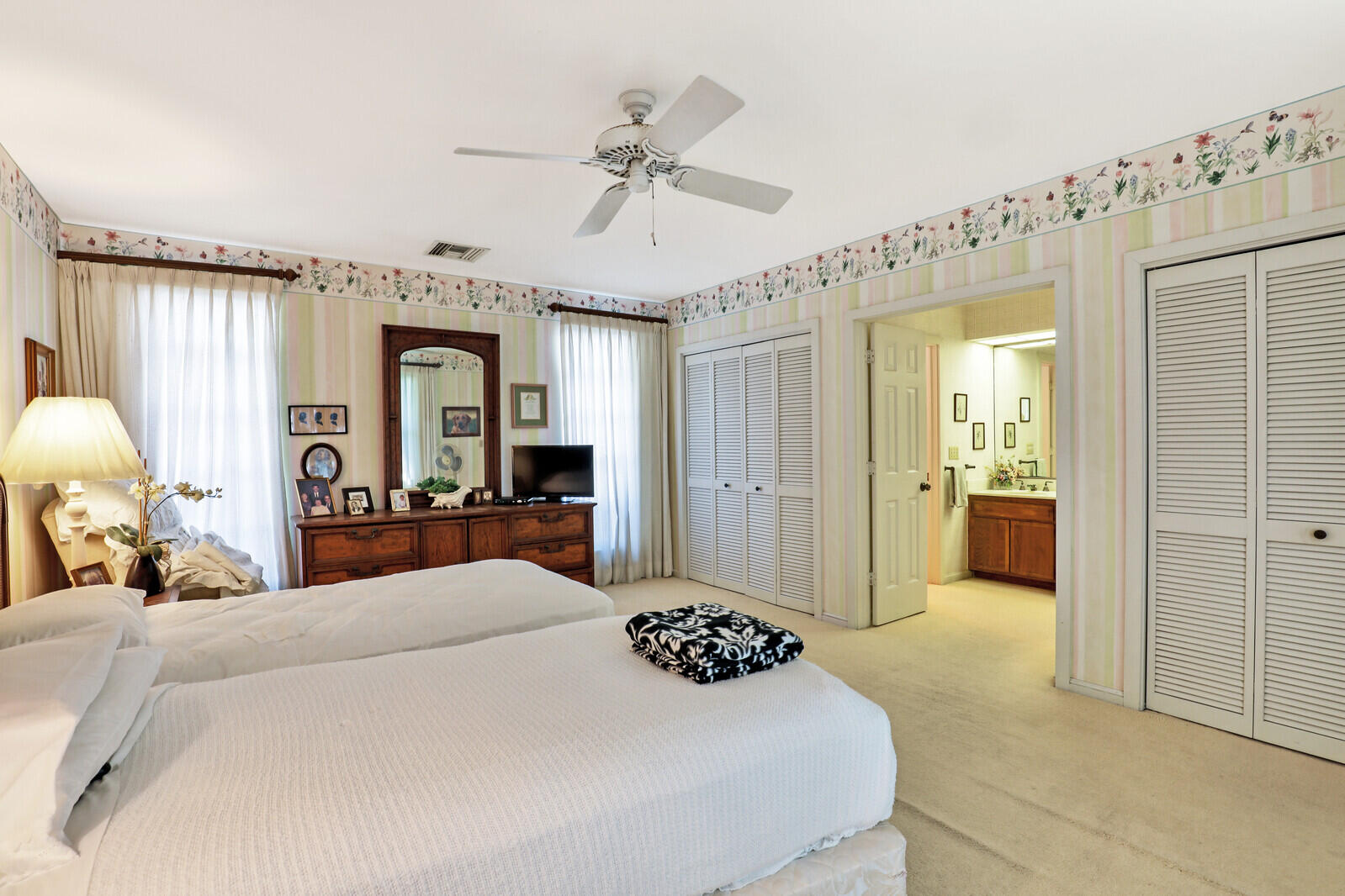 YACHT CLUB - Residential