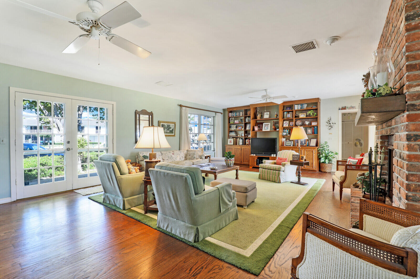 YACHT CLUB - Residential