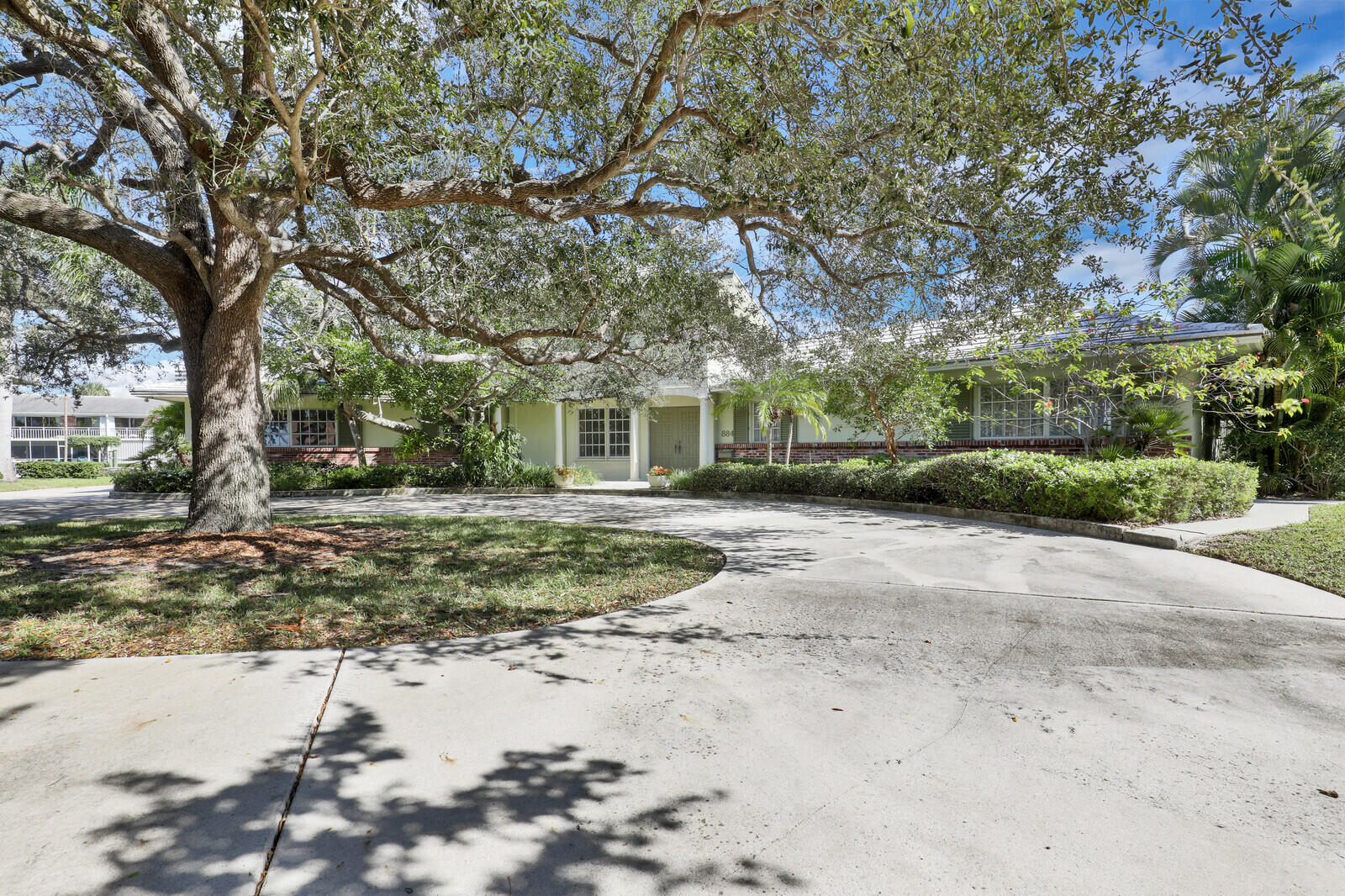 YACHT CLUB - Residential