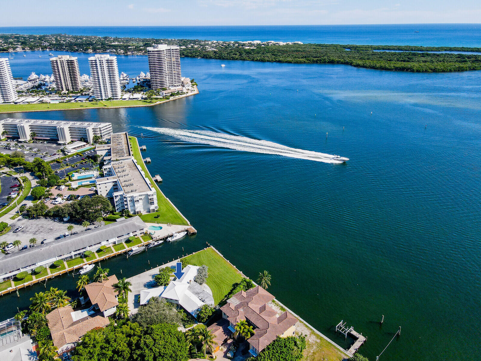 YACHT CLUB - Residential