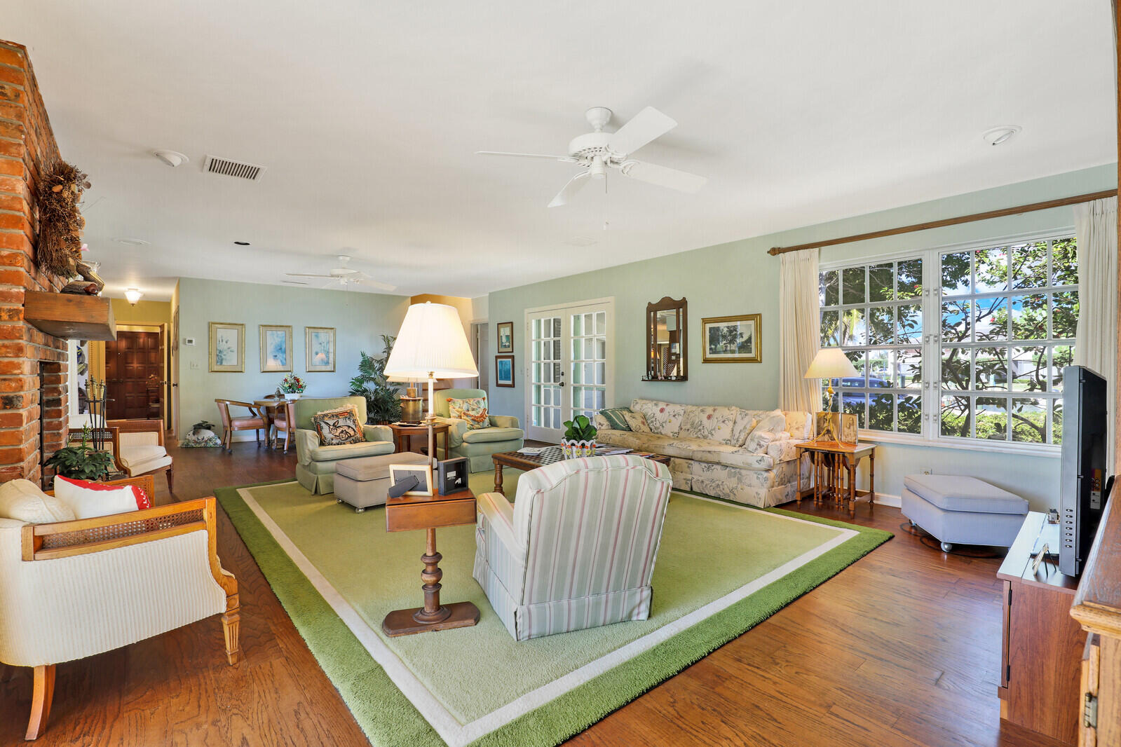 YACHT CLUB - Residential