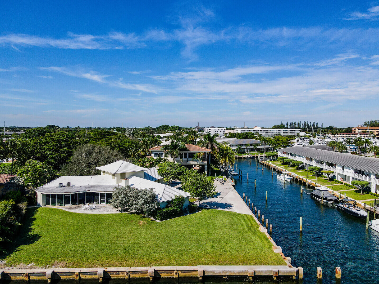 YACHT CLUB - Residential