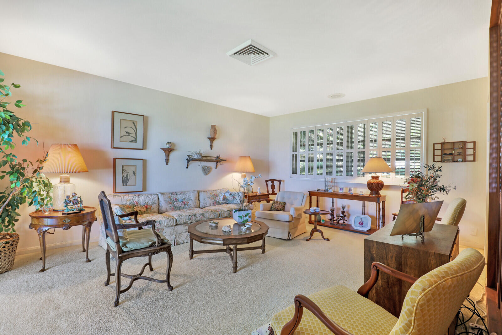 YACHT CLUB - Residential