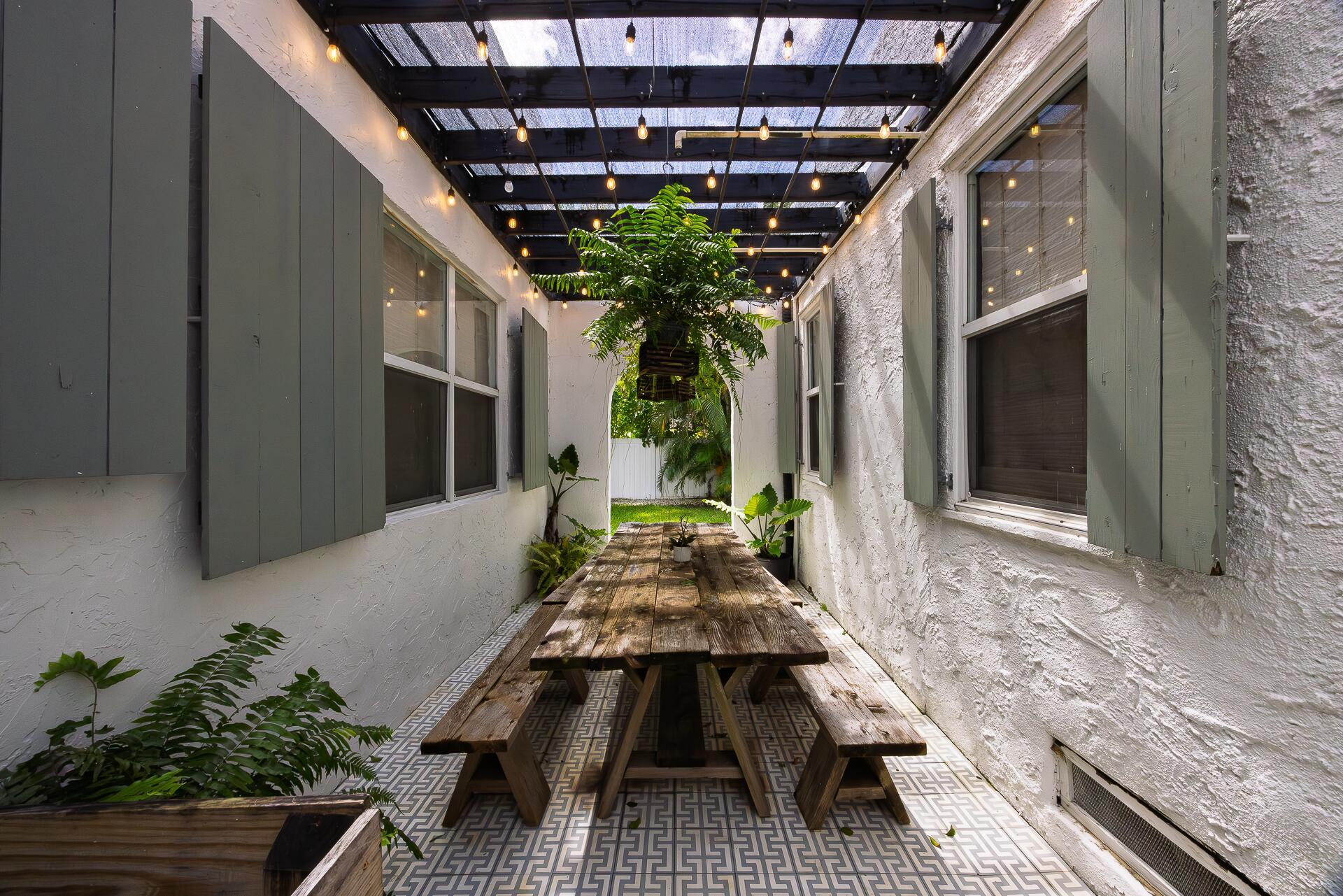 View photos, virtual tours, details... 717 Forest Hill Boulevard