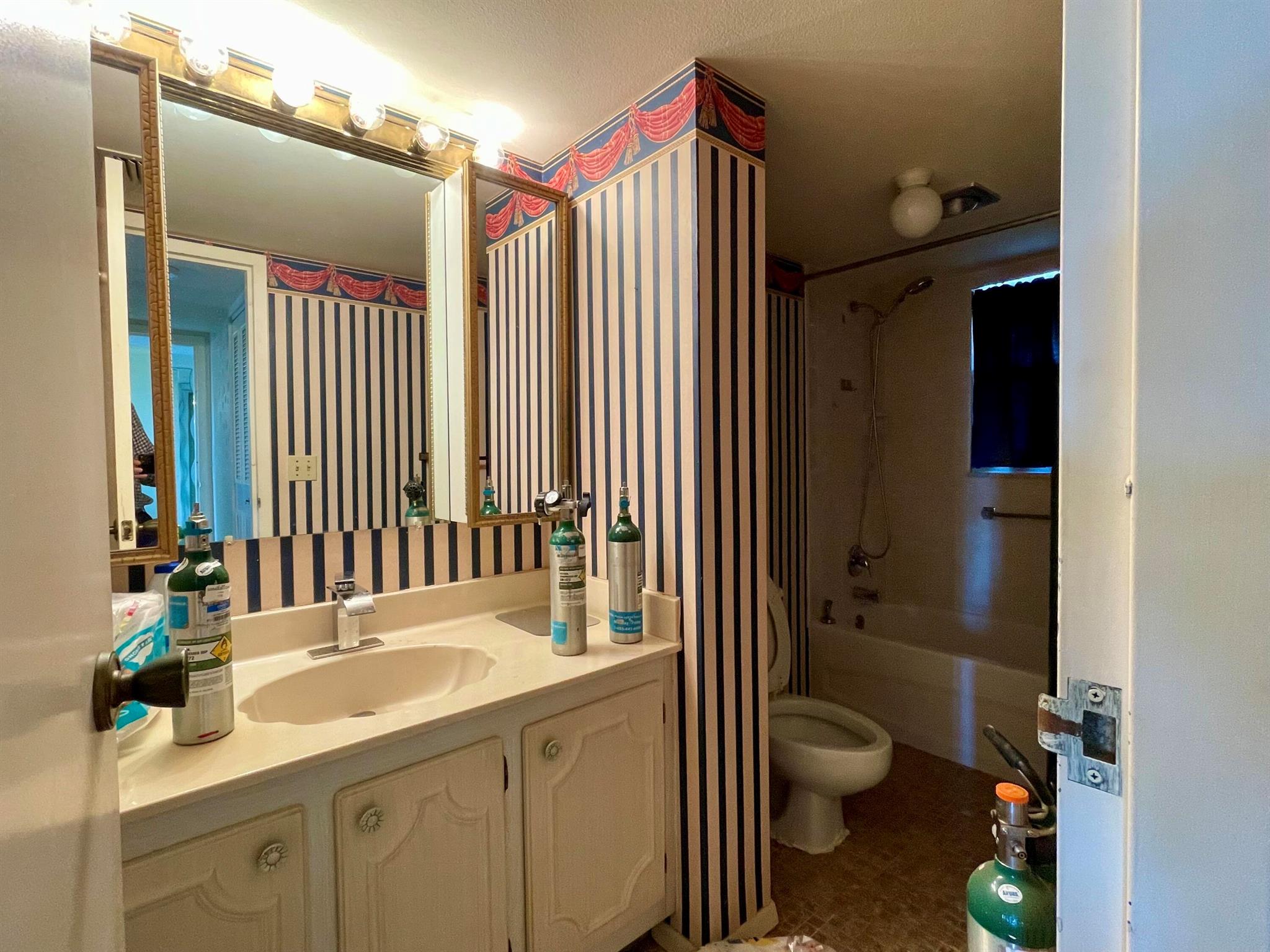 POINCIANA PLACE CONDO 1,2 - Residential