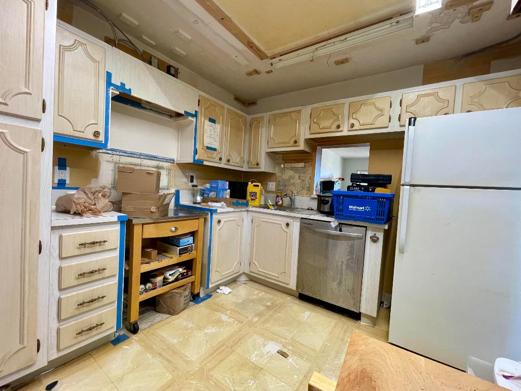 3661 Via Poinciana 604