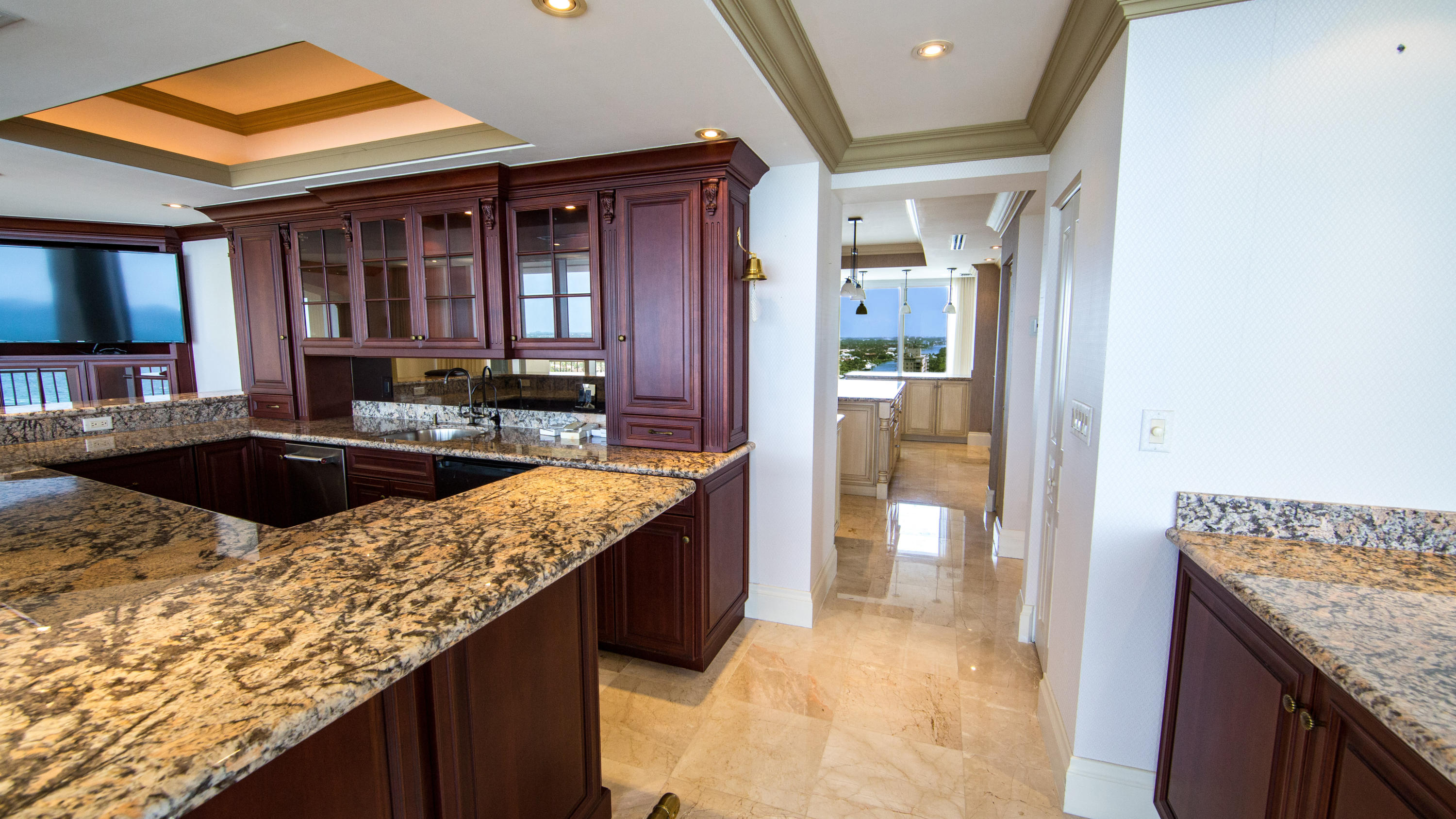 LANDMARK AT HILLSBORO CONDO - Residential