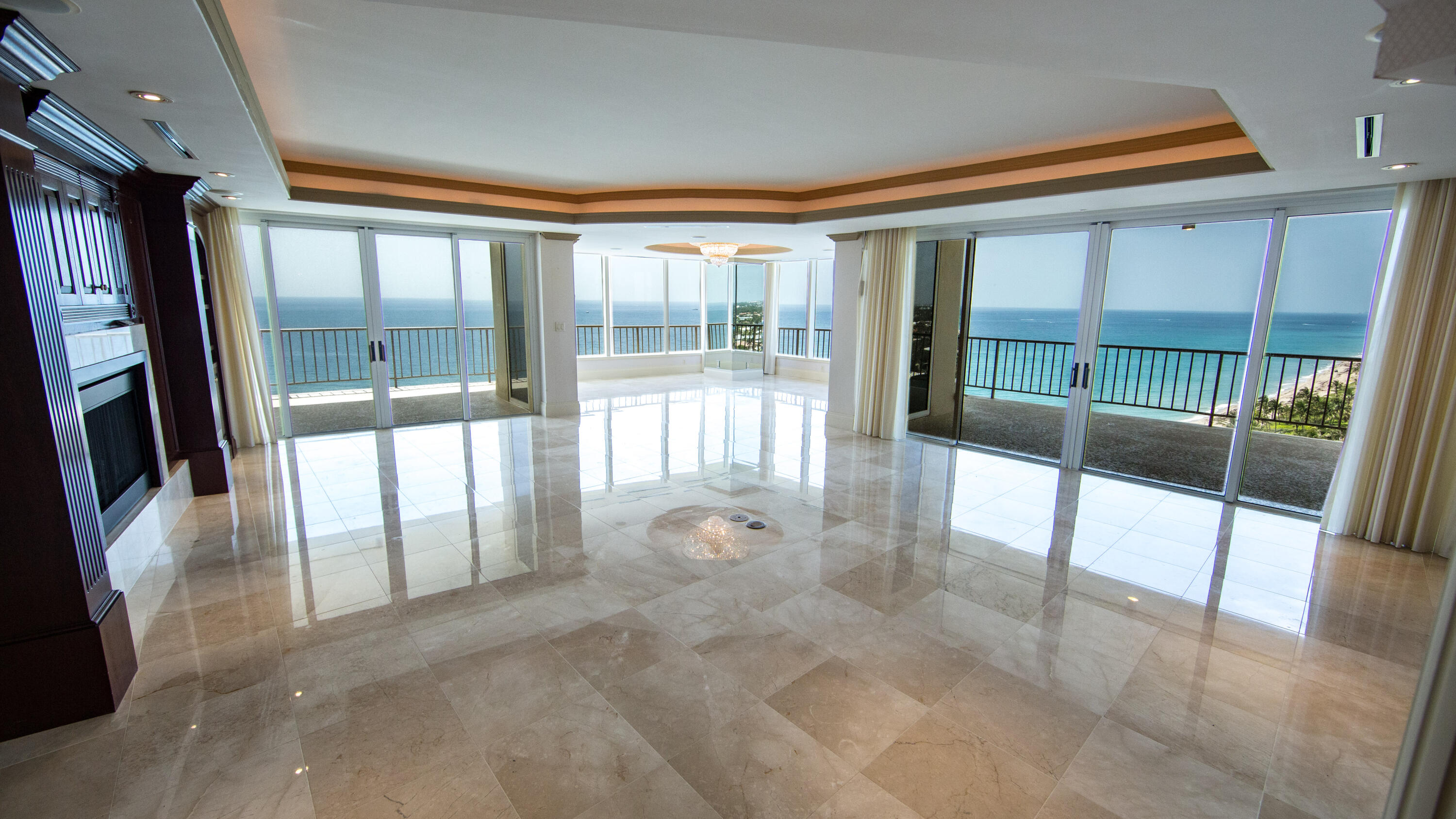 LANDMARK AT HILLSBORO CONDO - Residential