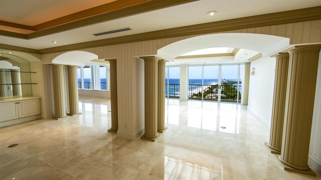 LANDMARK AT HILLSBORO CONDO - Residential