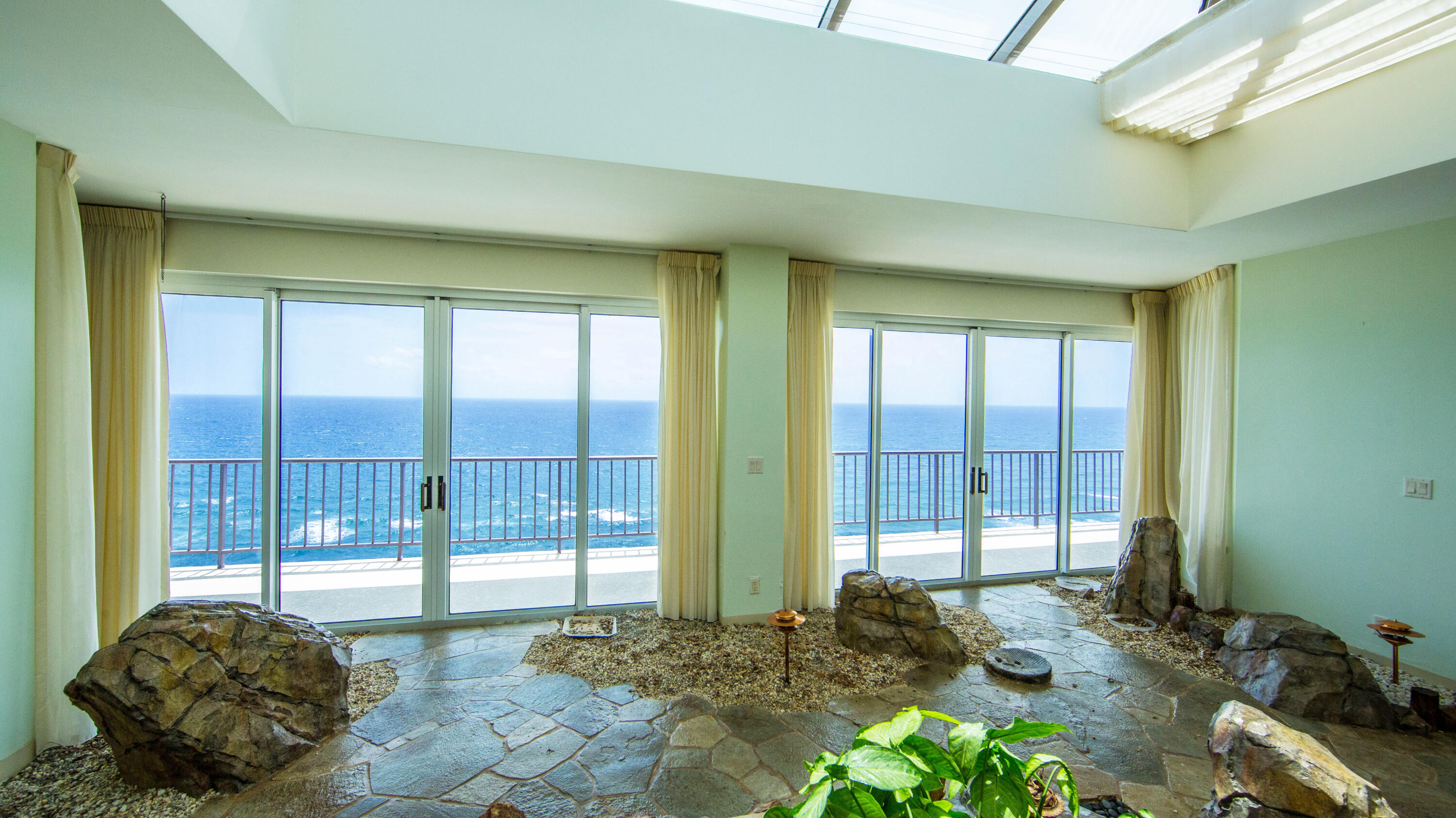 LANDMARK AT HILLSBORO CONDO - Residential