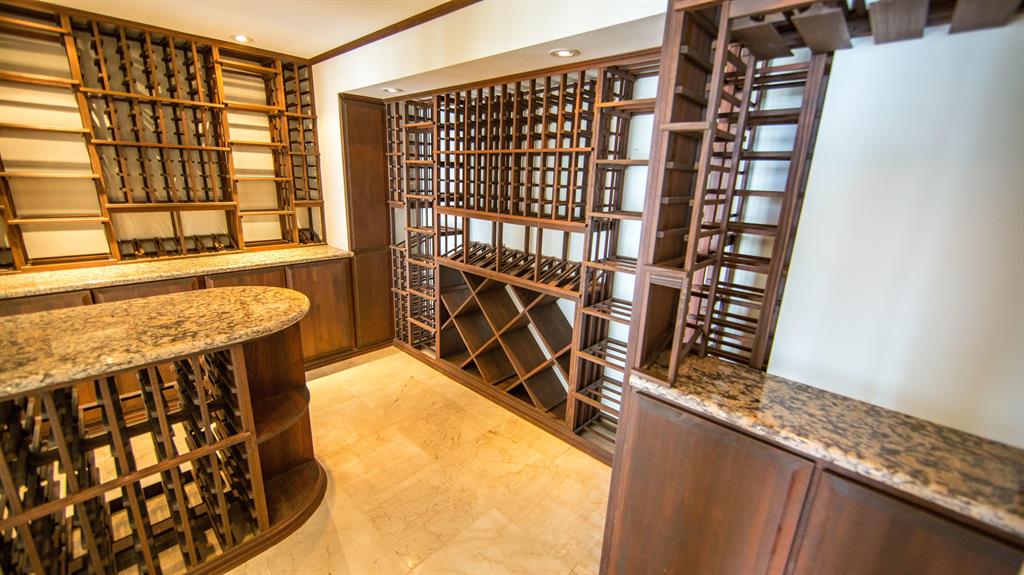 LANDMARK AT HILLSBORO CONDO - Residential