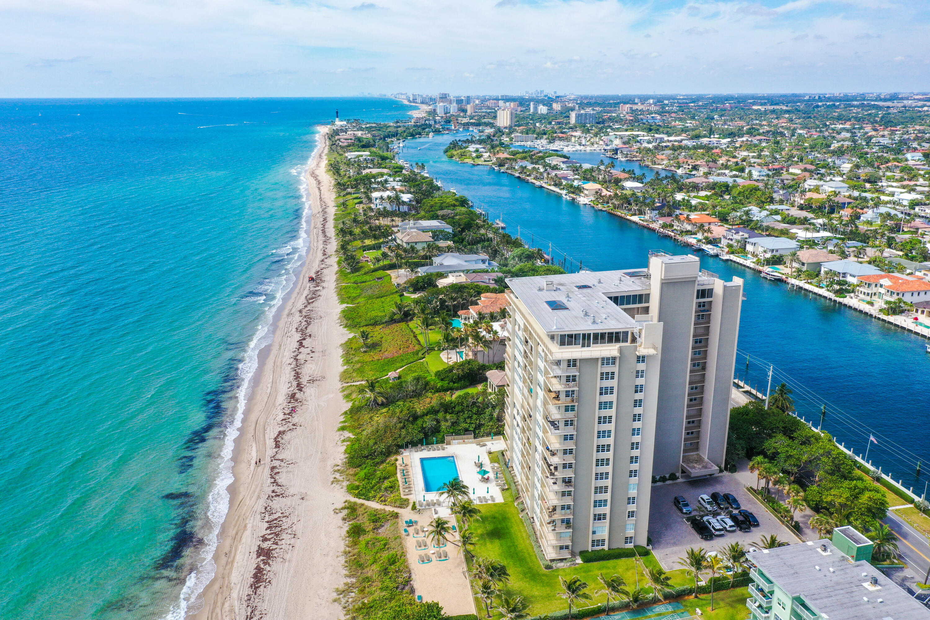 LANDMARK AT HILLSBORO CONDO - Residential