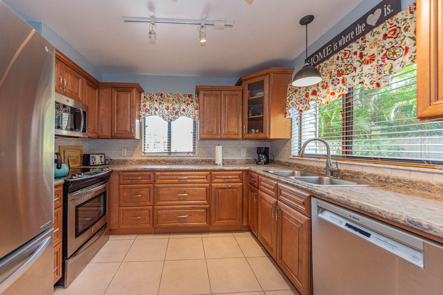 SEAHORSE BEACH - Residential Lease