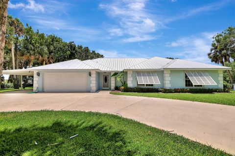 A home in Okeechobee