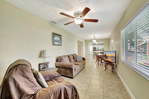 Single Family Residence in Okeechobee FL 8888 Us Highway 441 41.jpg