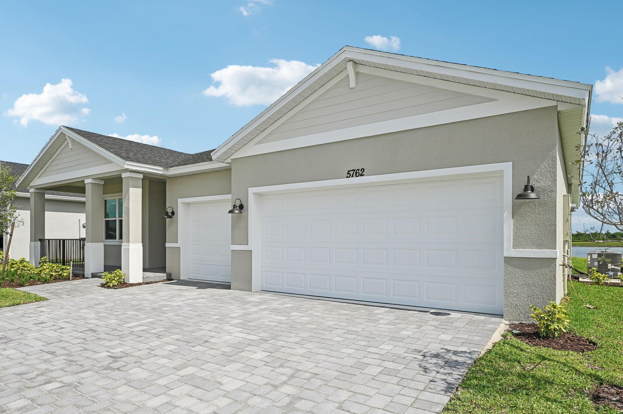 5762 Hampton Park Circle
