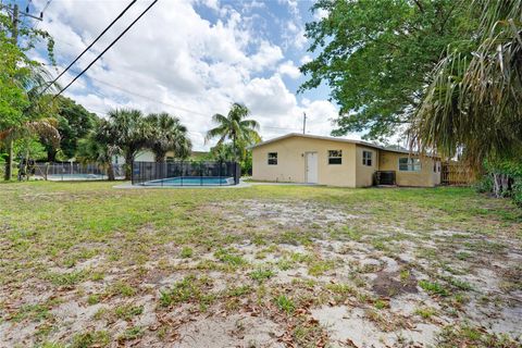 A home in Lauderdale Lakes