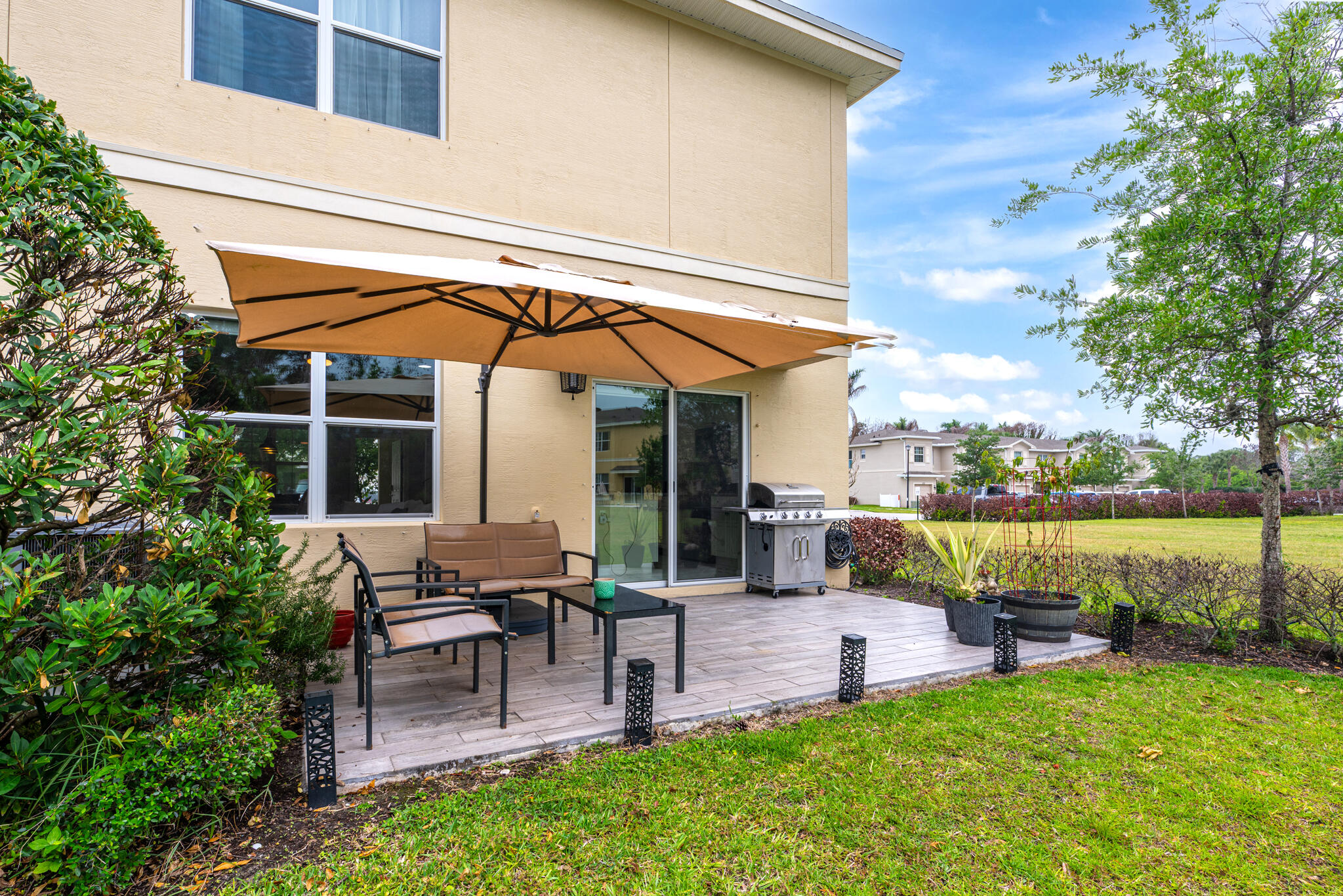 VIZCAYA FALLS PLAT 3 - Residential Lease