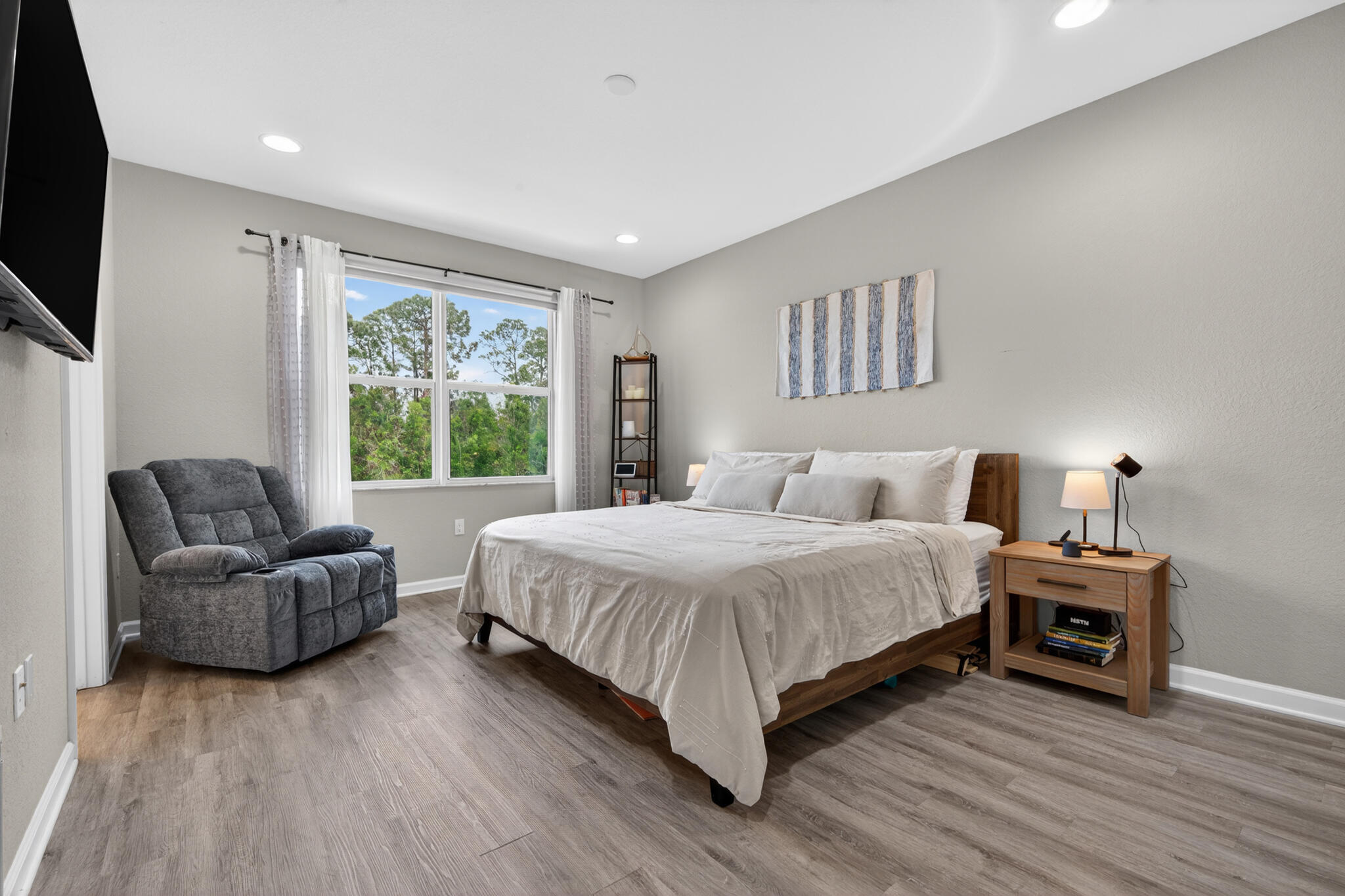 VIZCAYA FALLS PLAT 3 - Residential Lease