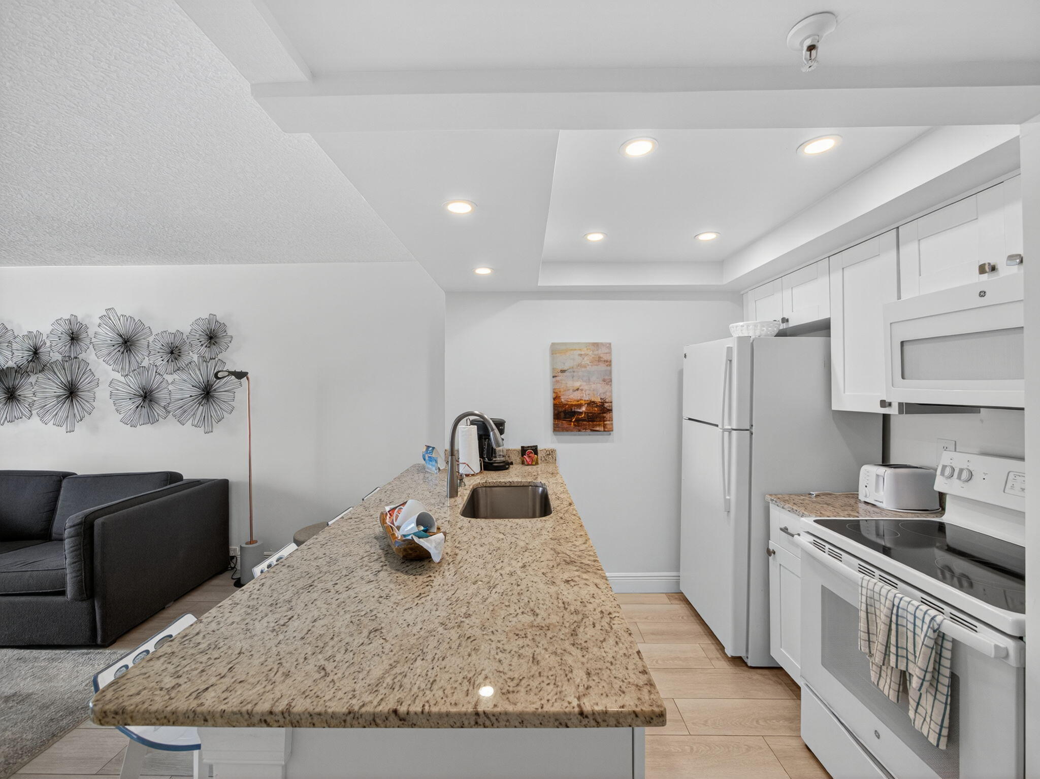 ISLAND BEACH CLUB, A CONDOMINIUM - Residential