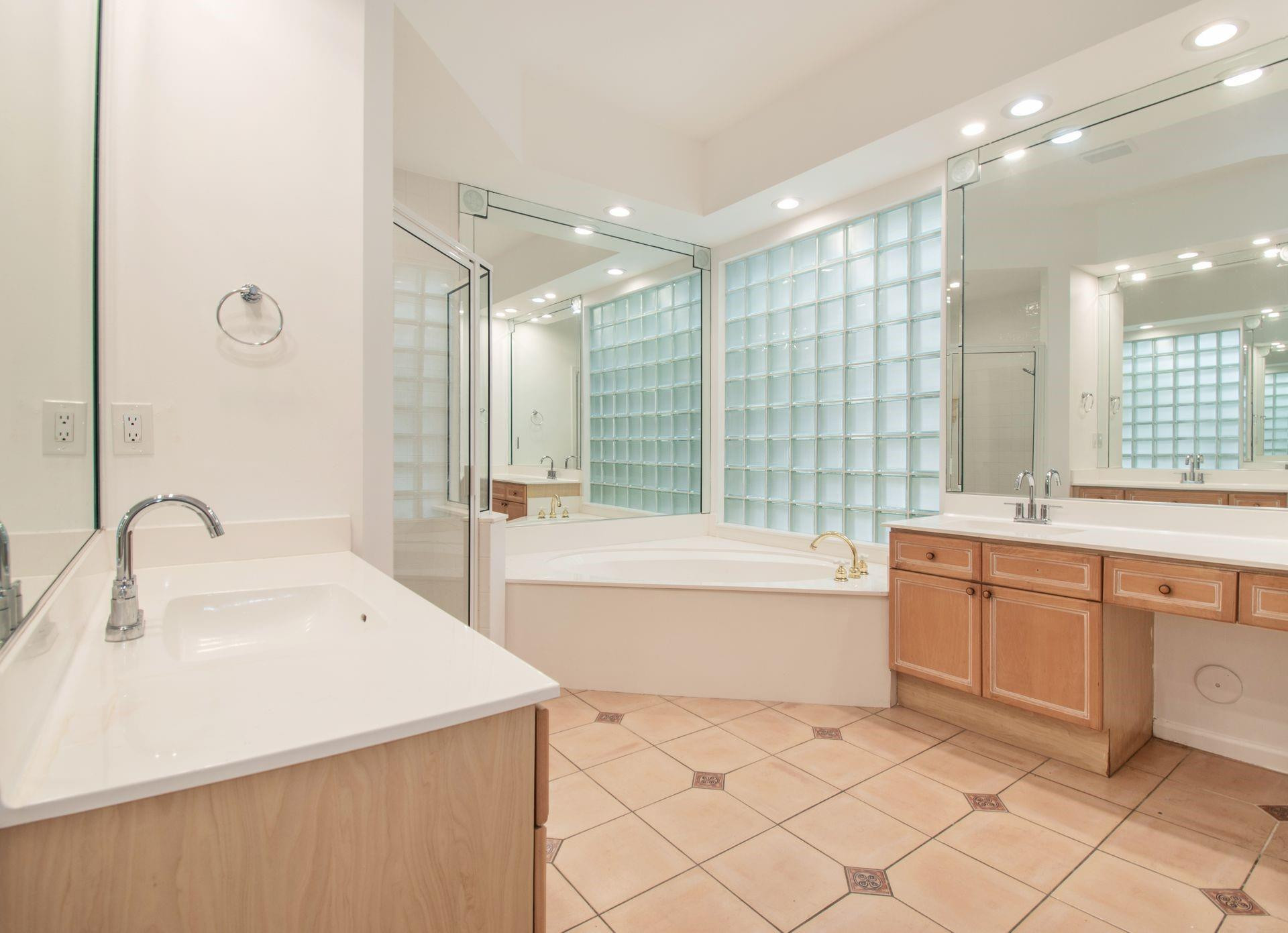 Weston Hills-Bay Isle - Residential Lease