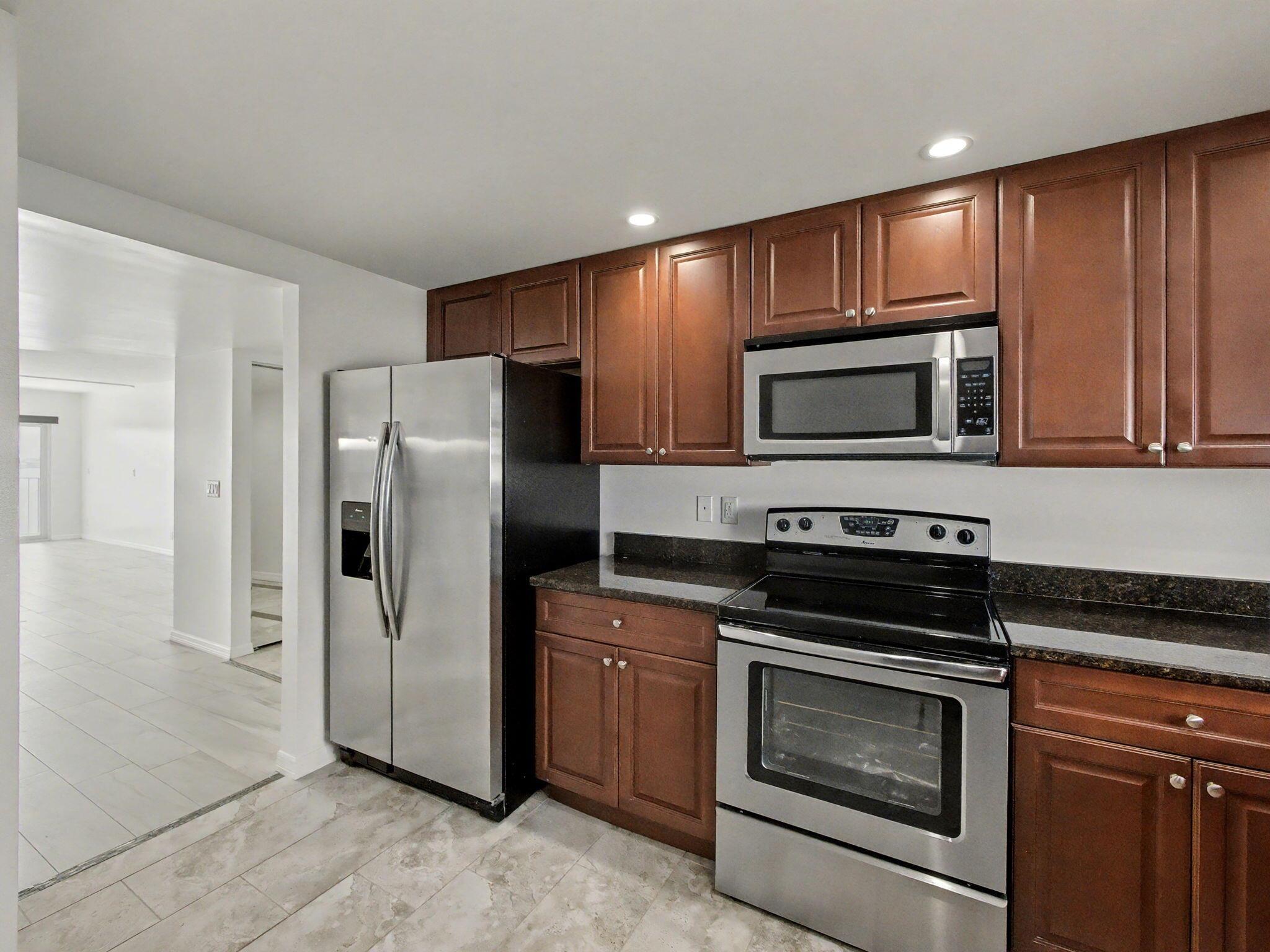 LAKE HARBOUR TOWERS CONDO - Residential Lease