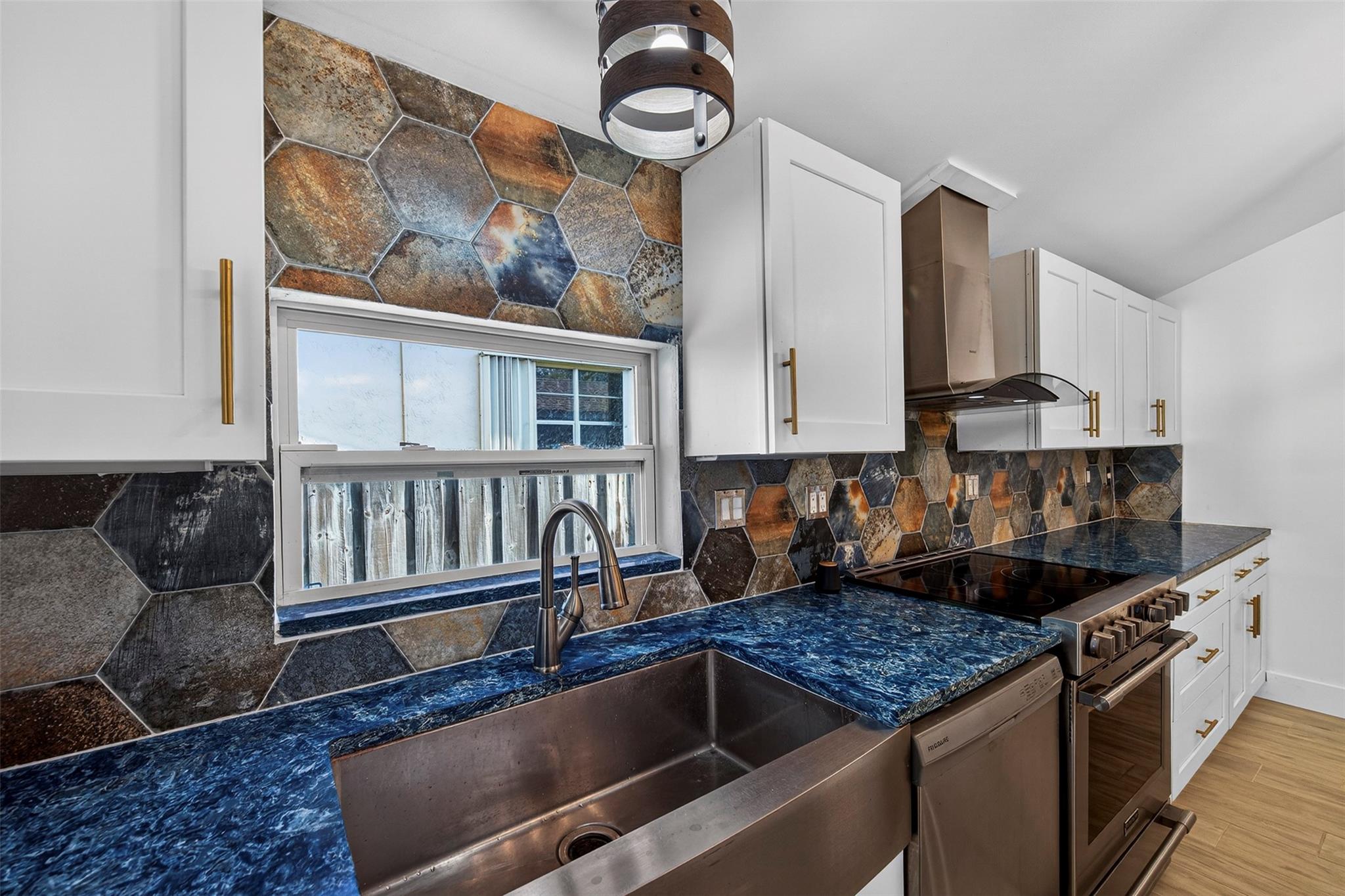 Lincoln Court - Residential