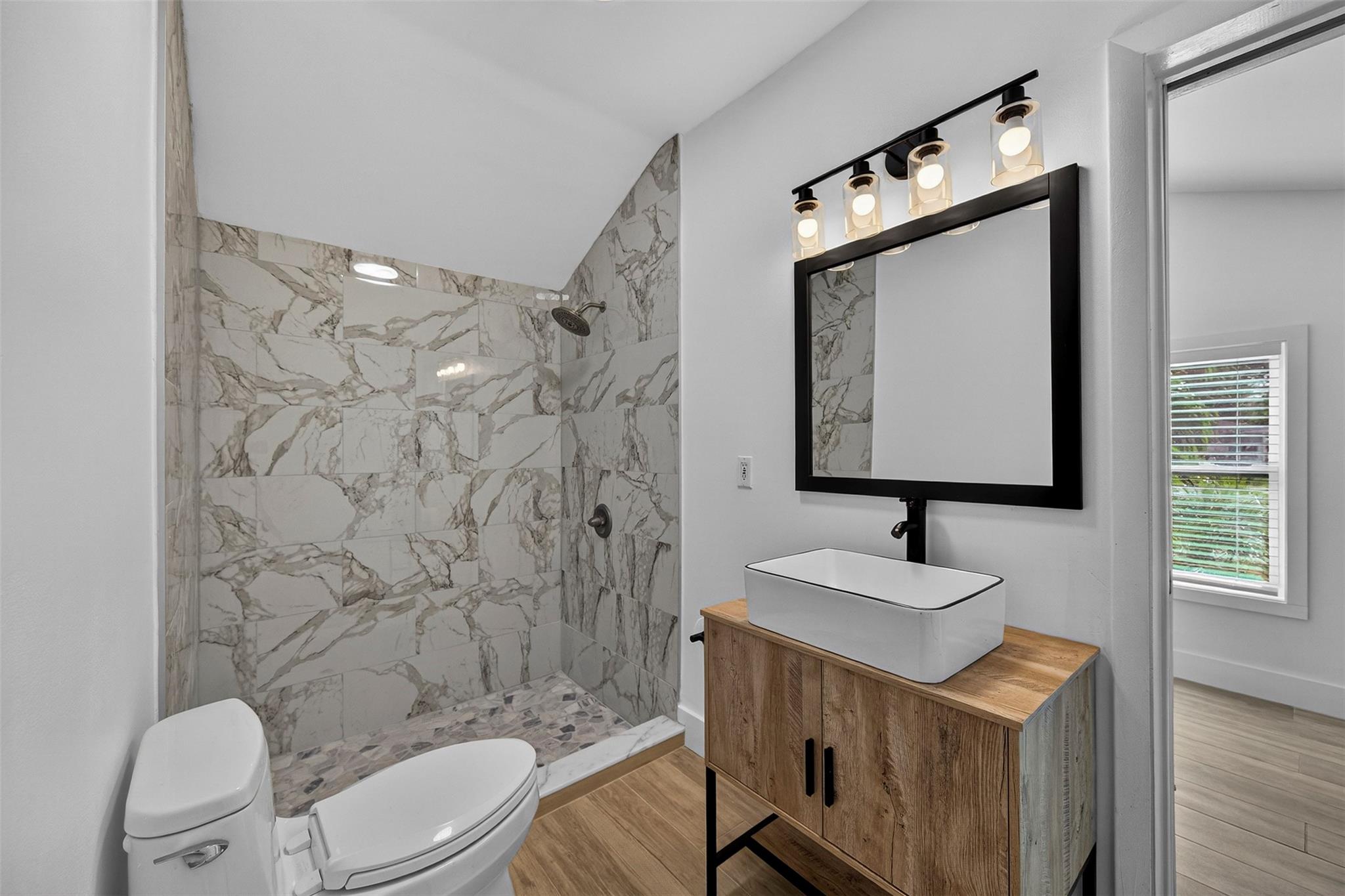 Lincoln Court - Residential