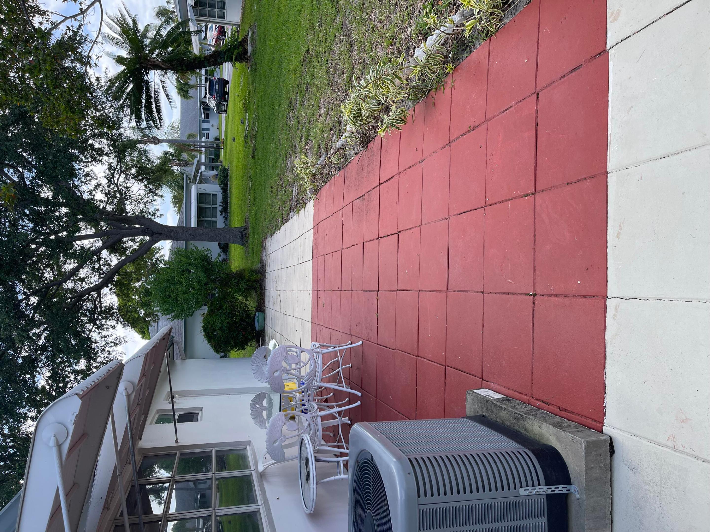 HIGH POINT OF DELRAY SEC 5 CONDO - Residential