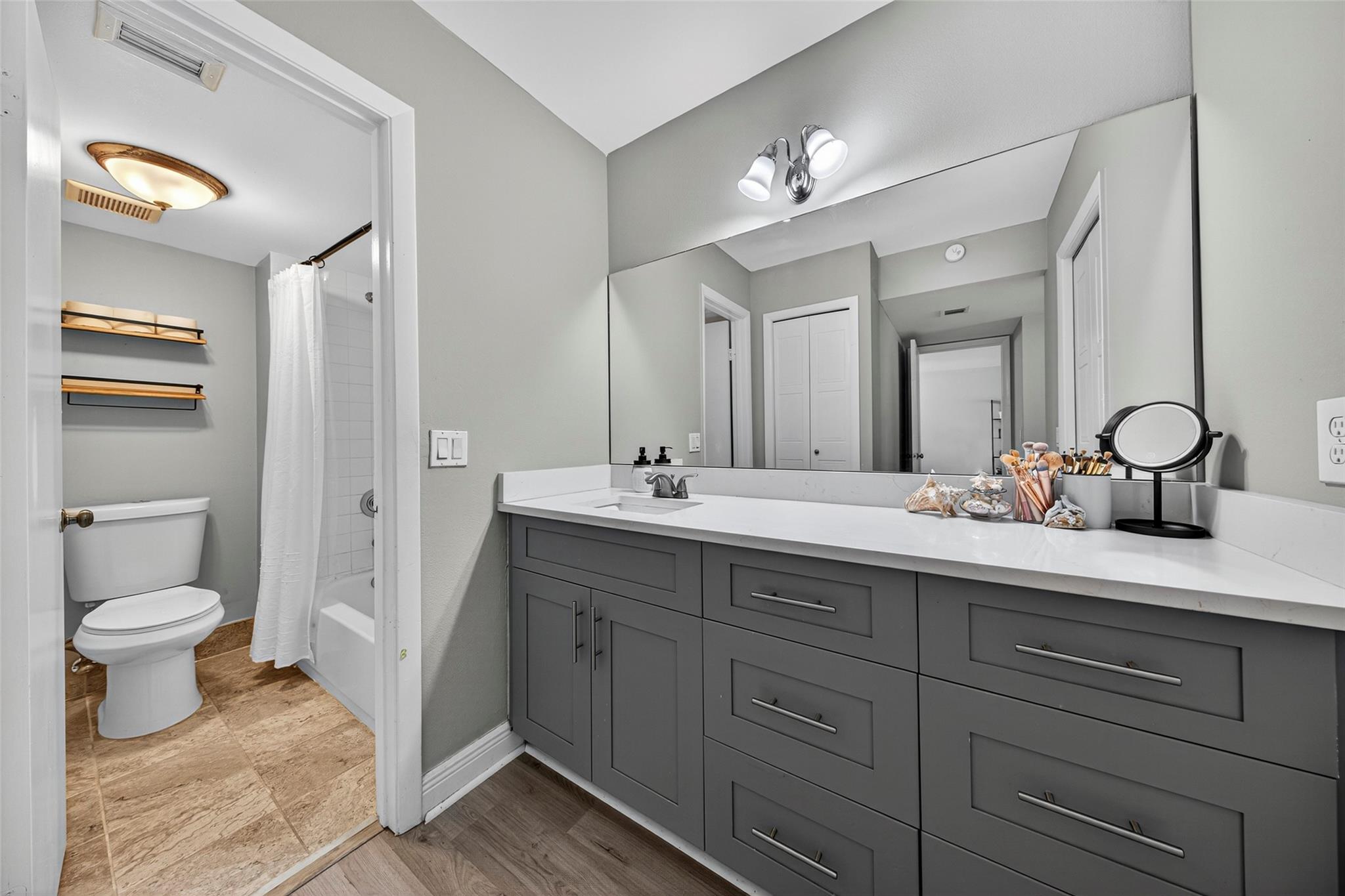 RACQUET CLUB APARTMENTS AT - Residential Lease