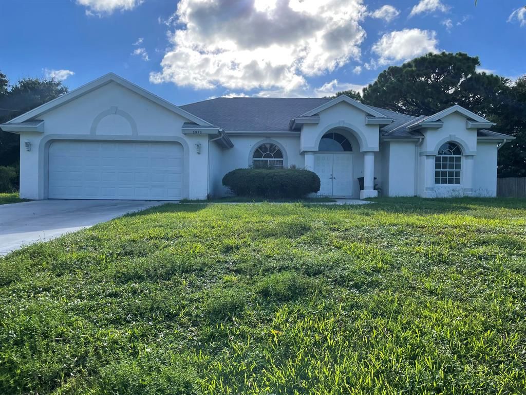 Photo of 2862 SE Bakersfield Street, Port St Lucie, FL 34952 (MLS # R10819258)