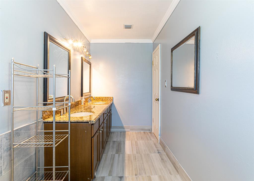 Country Club Village Sec - Residential