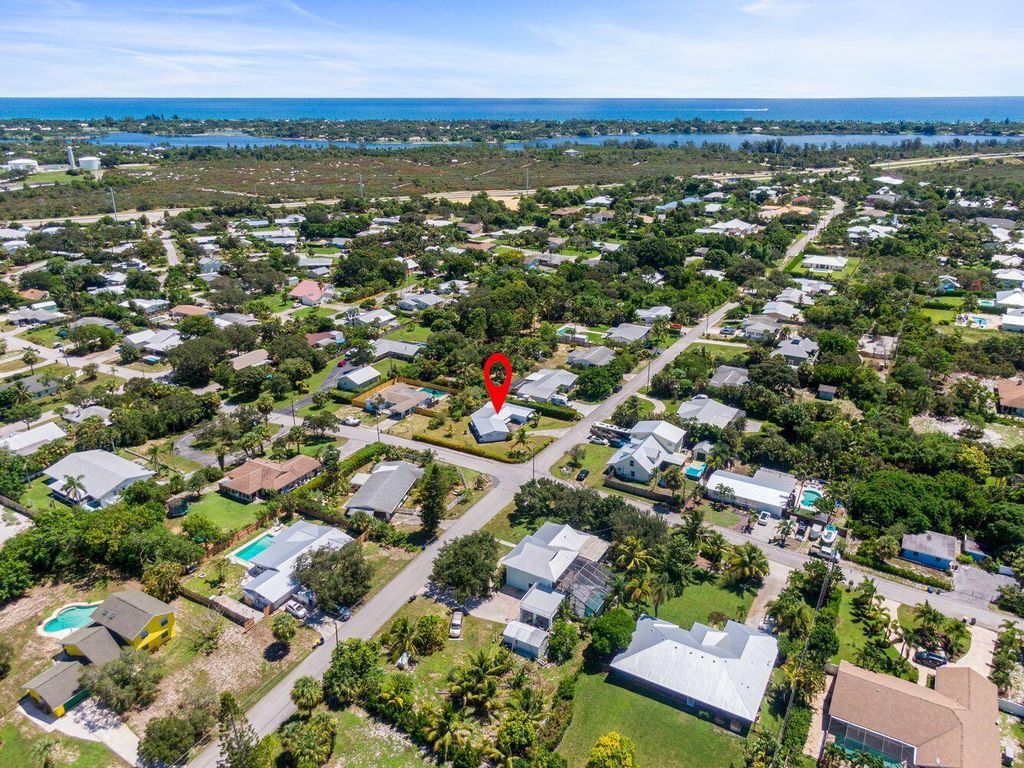 Photo of 9361 SE Duncan Street, Hobe Sound, FL 33455 (MLS # R11115122)
