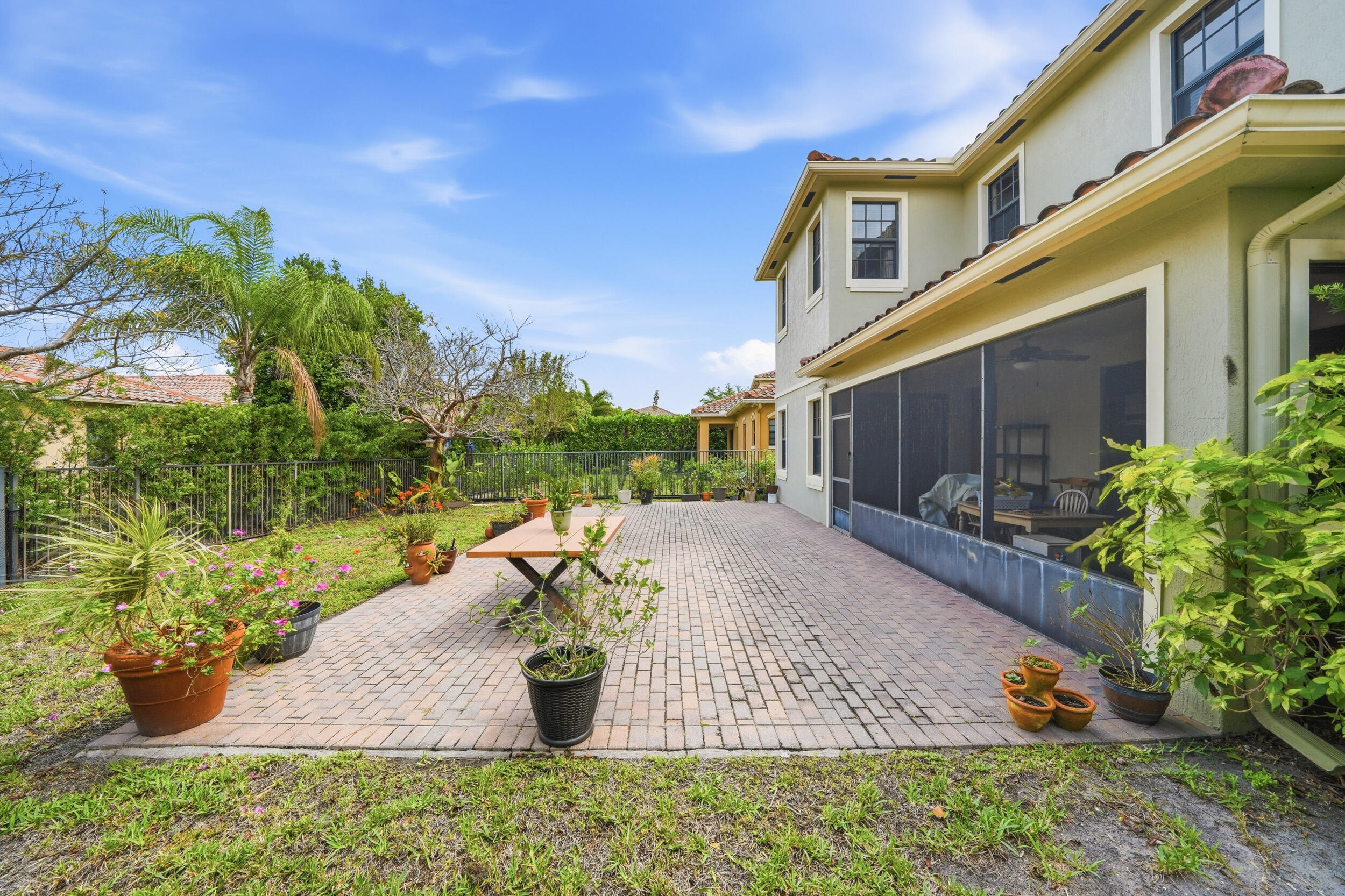 PARKLAND VILLAGE - Residential