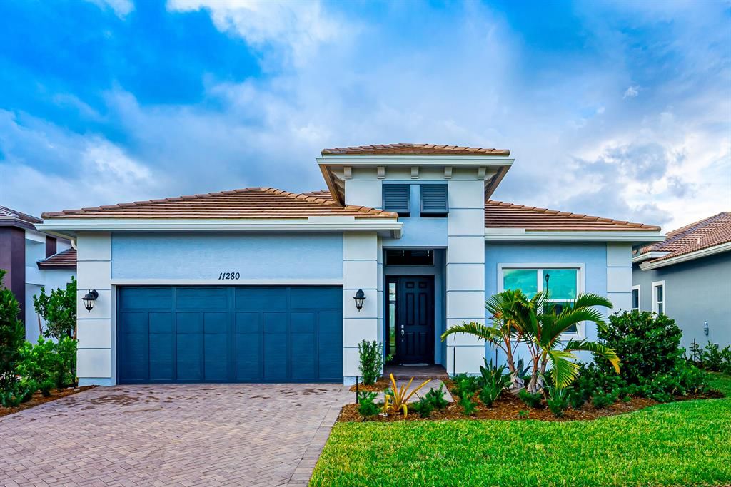 Photo of 11280 SW Lunata Way, Port Saint Lucie, FL 34987 (MLS # R10749629)