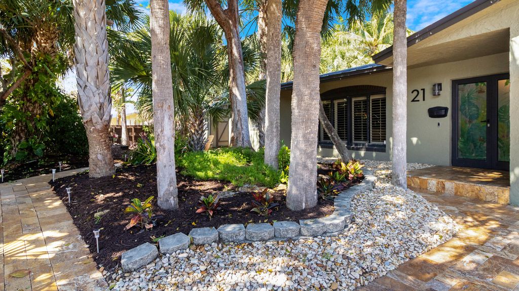 Photo of 21 SE 14th Street, Pompano Beach, FL 33060 (MLS # R11165081)