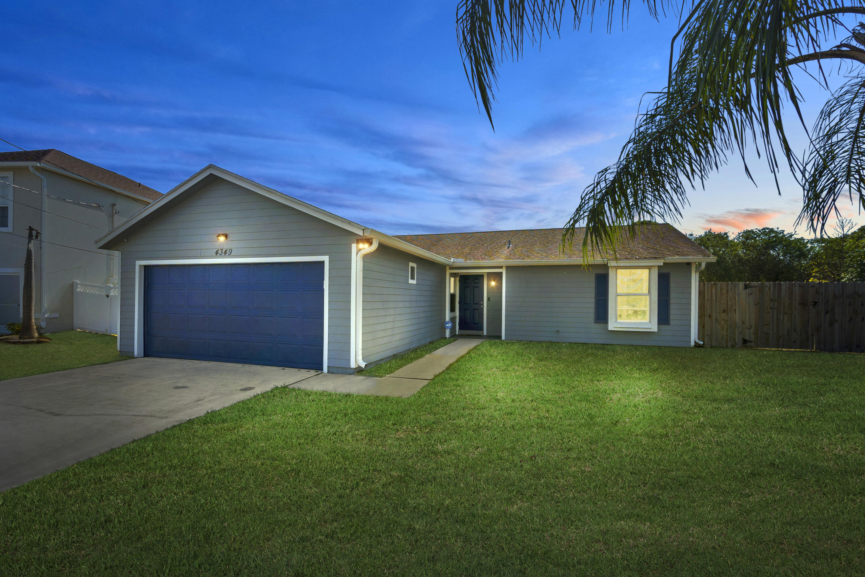 PORT ST LUCIE SECTION 33 - Residential