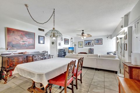 A home in Wilton Manors