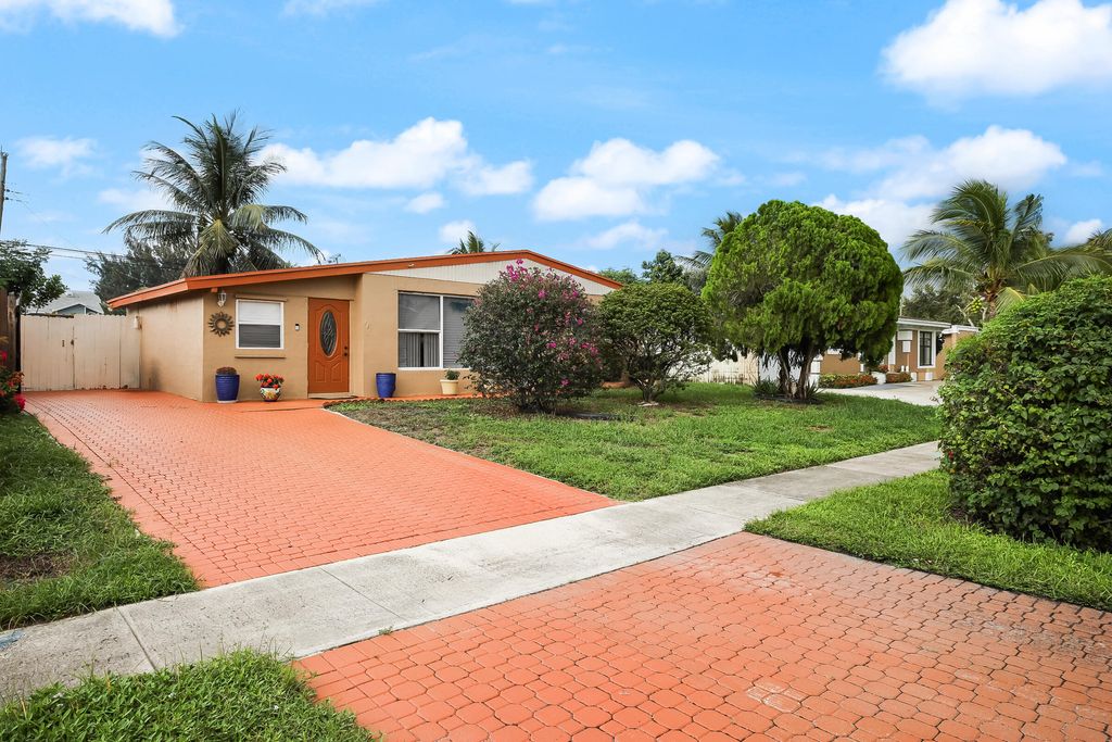 Photo of 577 Tallulah Road, Lake Worth, FL 33462 (MLS # R11122889)