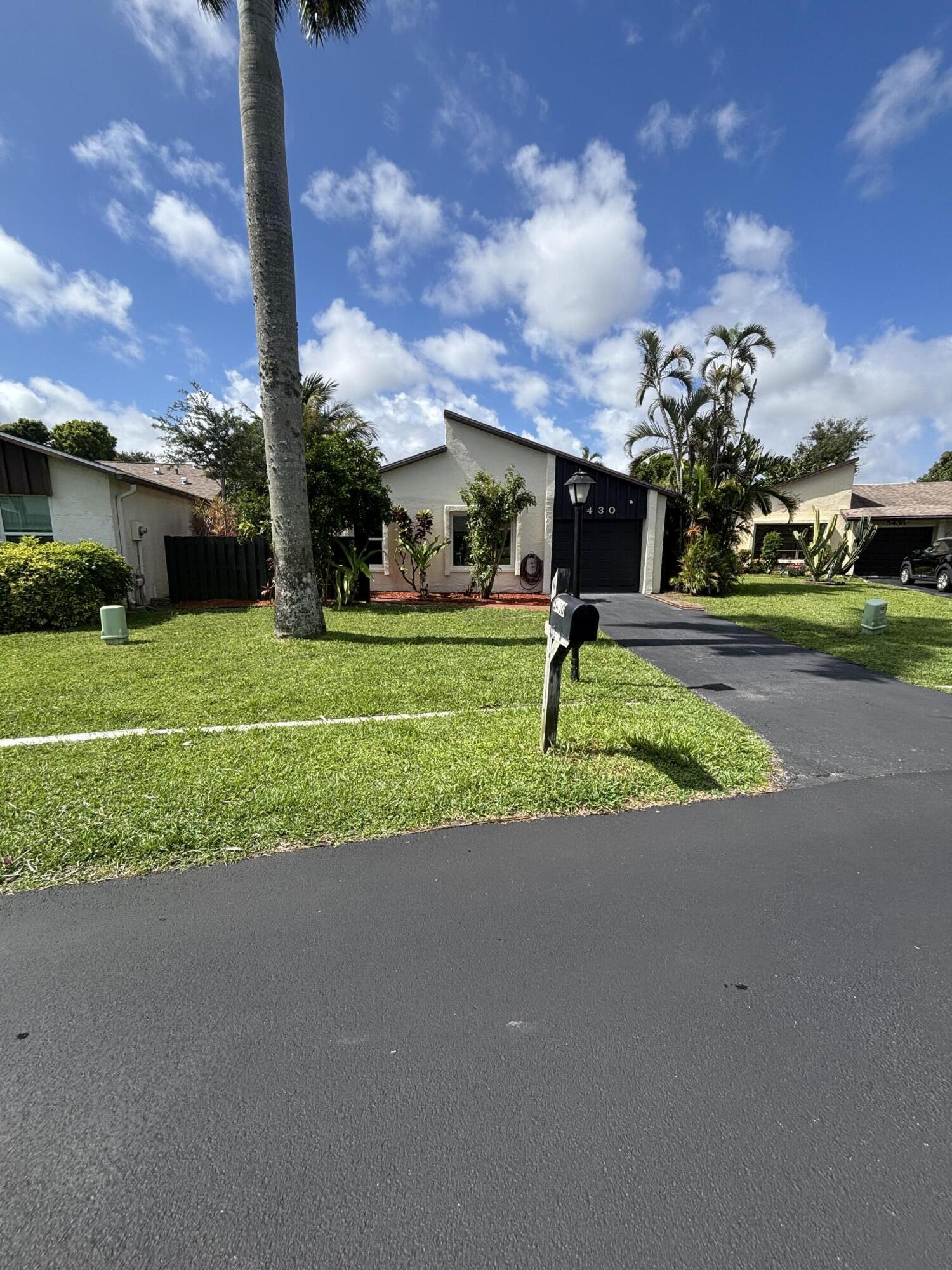 Properties 5430 Mirror Lakes Boulevard
