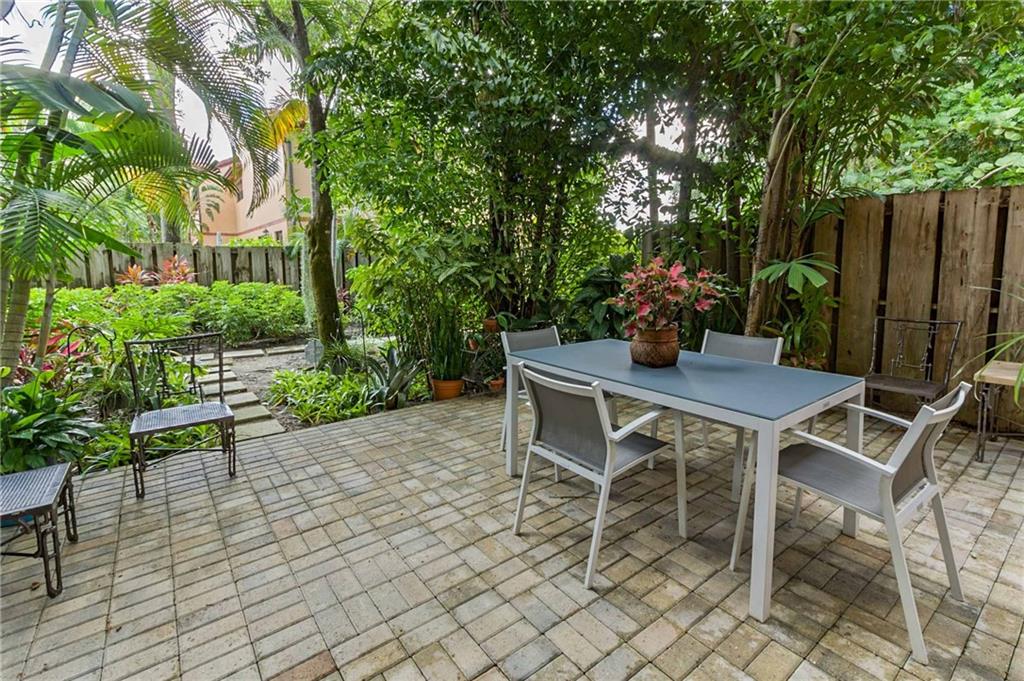 Spanish Spring Townhomes - Residential