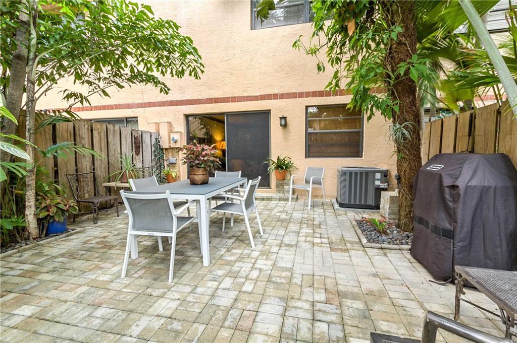 Spanish Spring Townhomes - Residential