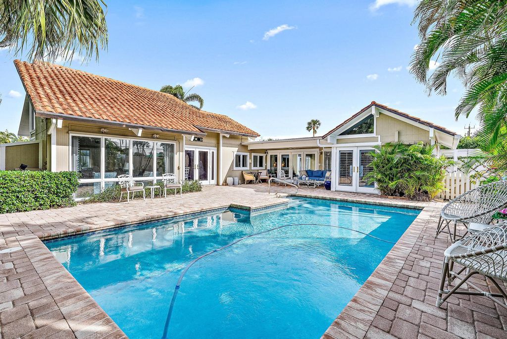 Photo of 105 Sunfish Lane, Jupiter, FL 33477 (MLS # R10953020)