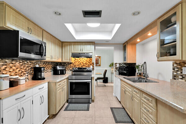 MAINLANDS OF TAMARAC LAKES - Residential