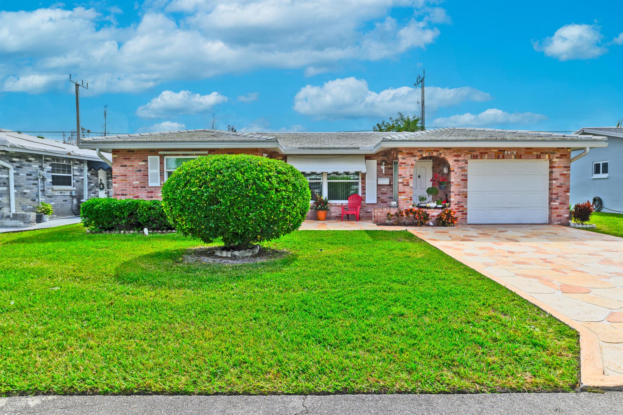 Beautiful home in a 55+ community close to many stores and supermarkets and medical clinics. This home has 2 bedrooms and two remodeled bathrooms and spacious rooms. The living area is large and very spacious with its dining room and living room and with access to the back patio. It has a remodeled kitchen and tile floors. The house has its own laundry room and its washer and dryer equipment. One car parking with still room for storage. This house is ready to move in.