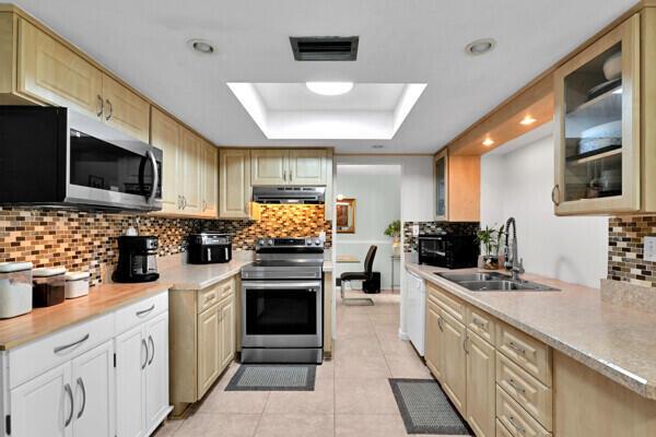 MAINLANDS OF TAMARAC LAKE - Residential